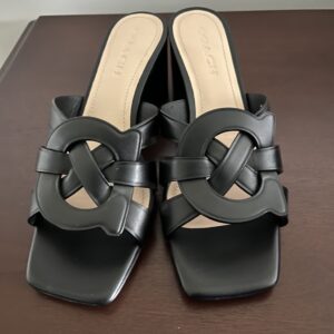 NEW in Box COACH Women’s Nikki Logo leather sandals, Size 9.5, black